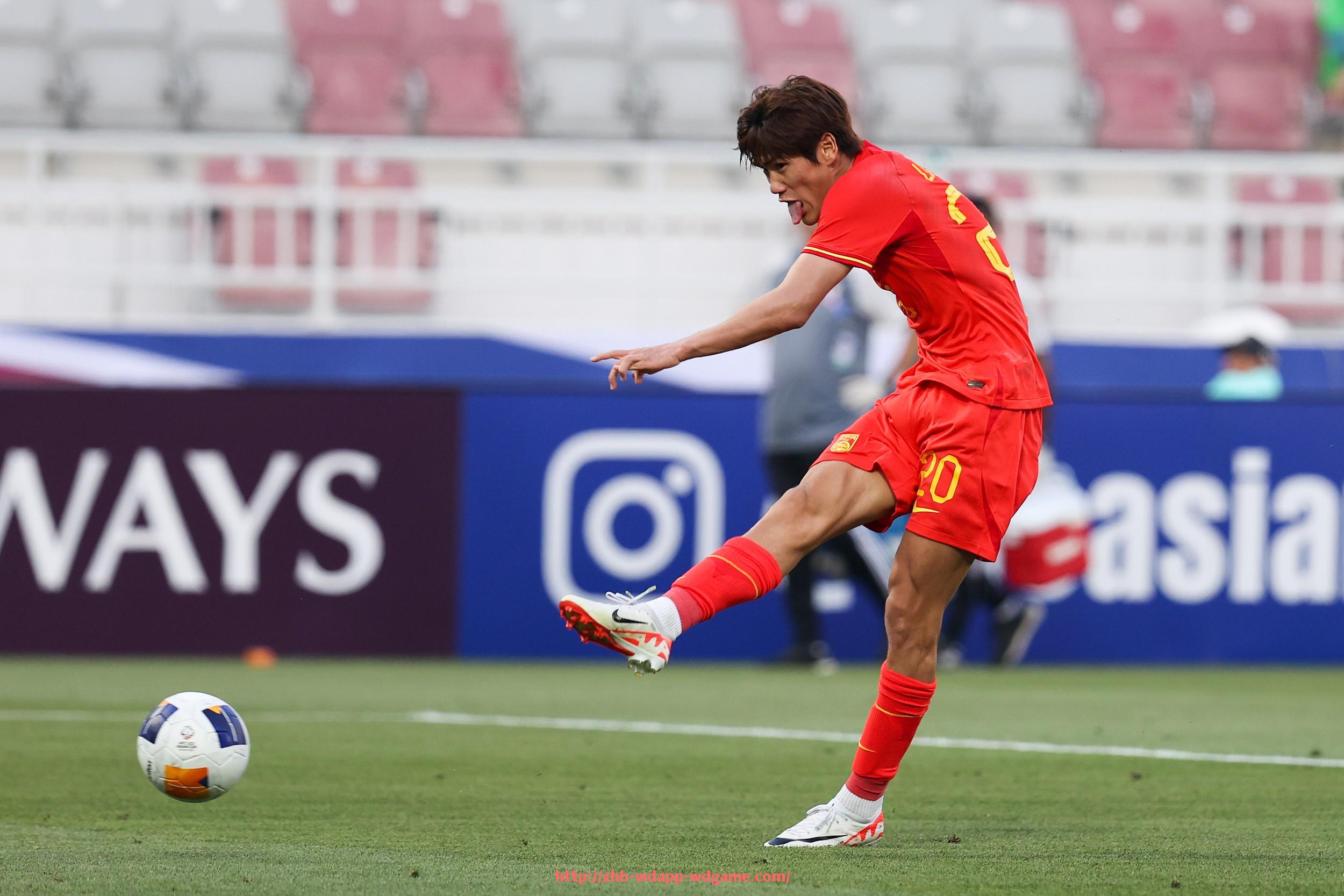 问鼎娱乐官网-法甲冠军历程回顾及夺冠球队背后的故事