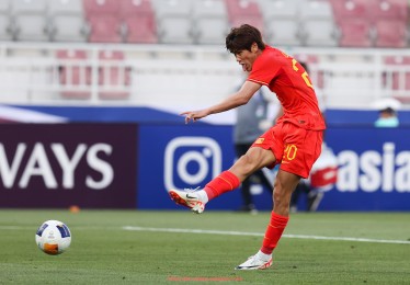 问鼎娱乐官网-法甲冠军历程回顾及夺冠球队背后的故事