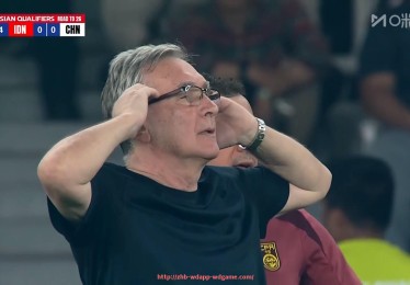 问鼎娱乐官网-高强度赛事中的体能分配与管理策略探索：从足球竞技到CBA模式的跨界借鉴